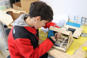 Solar-MindSet-Renewable-Energy-Kit-boy